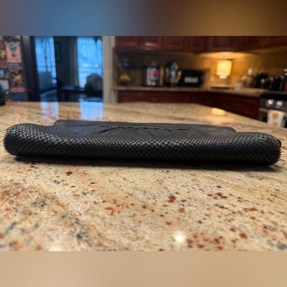 LAUREN MERKIN BLACK SNAKESKIN EMBOSSED LEATHER CLUTCH - Picture 4 of 14